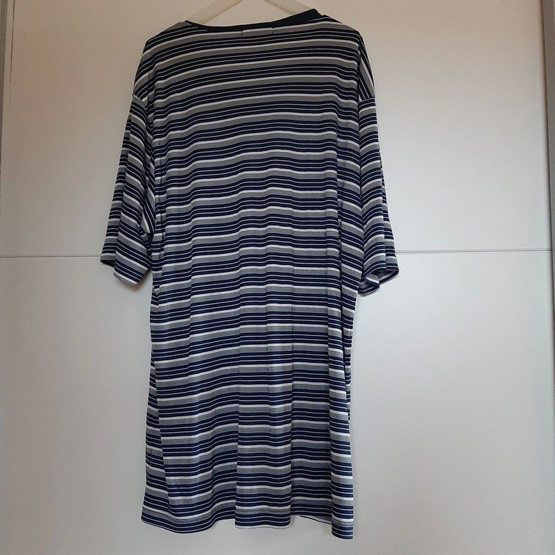 Gestreiftes Schlafshirt
