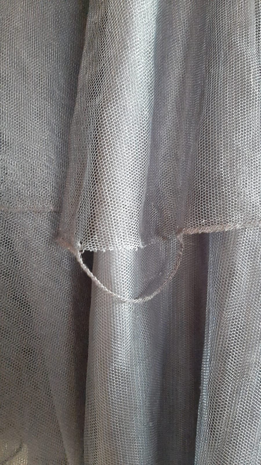 Dunkelblaues Kleid mit Pailletten
