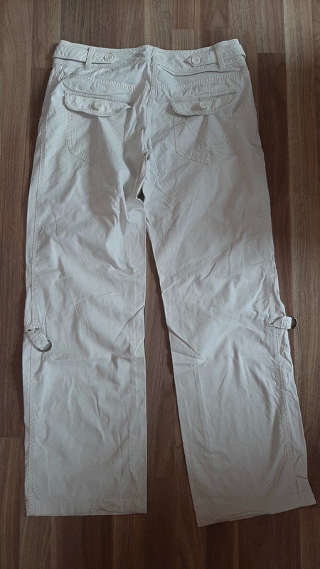 Weiße lockere Hose