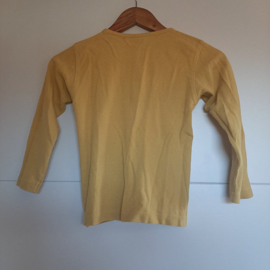 Gelber Pullover 