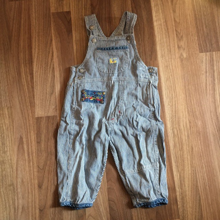 Gestreifte Latzhose