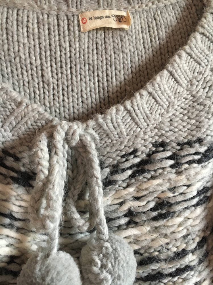 Grauer Strickpullover (Wolle)
