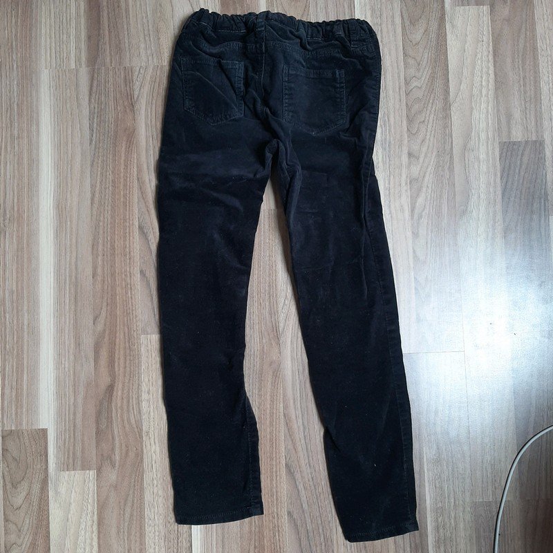 Schwarze Hose