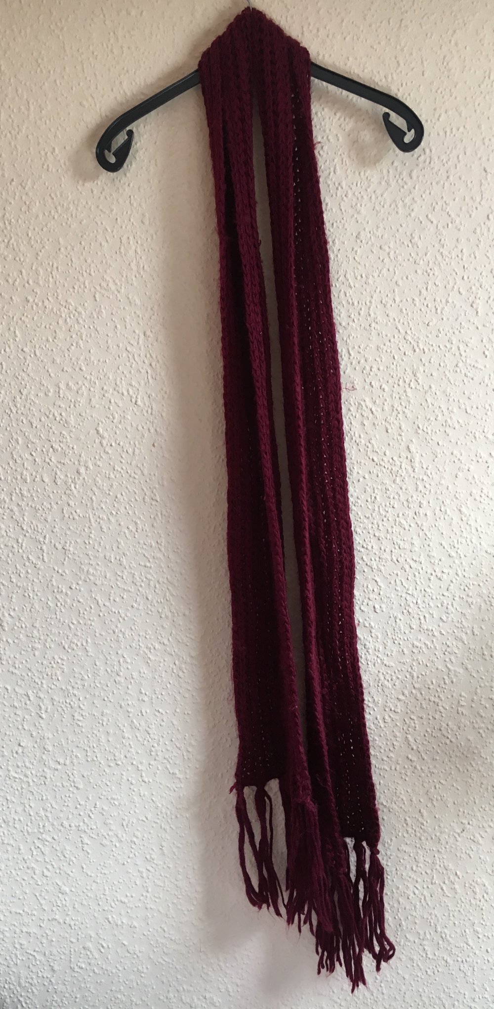 Weinroter Strickschal