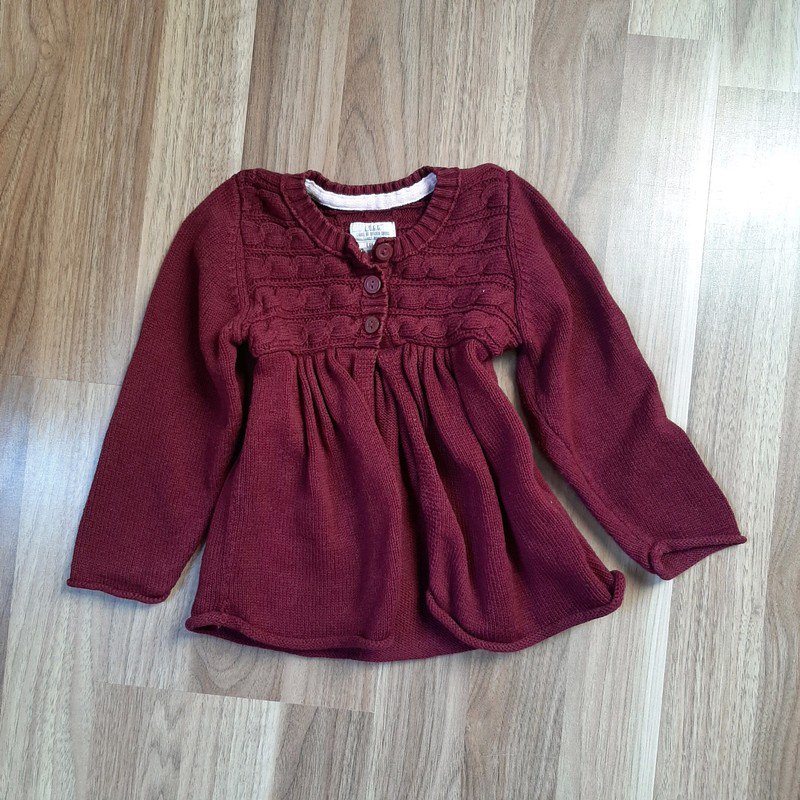 Dunkelrote Strickjacke