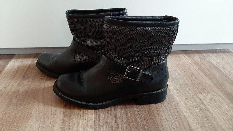 Stiefeletten mit Schnalle