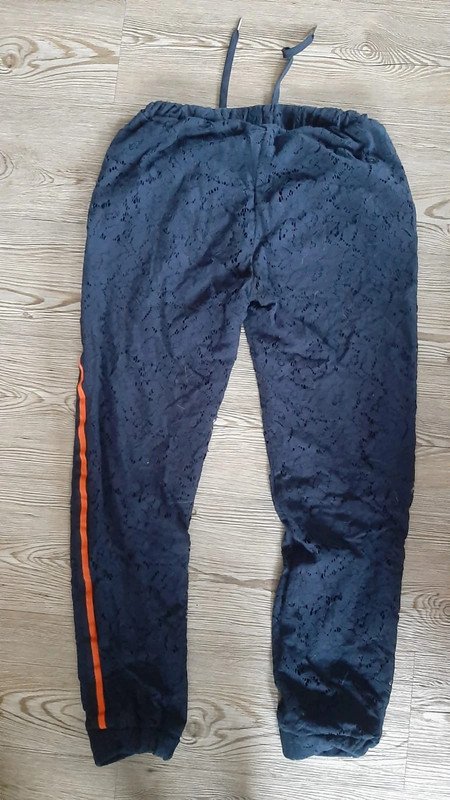 Dunkelblauer Spitzen-Jogger