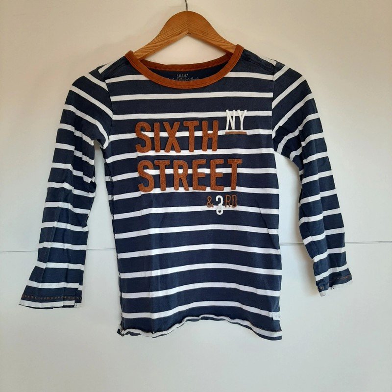 Gestreifter Pulli