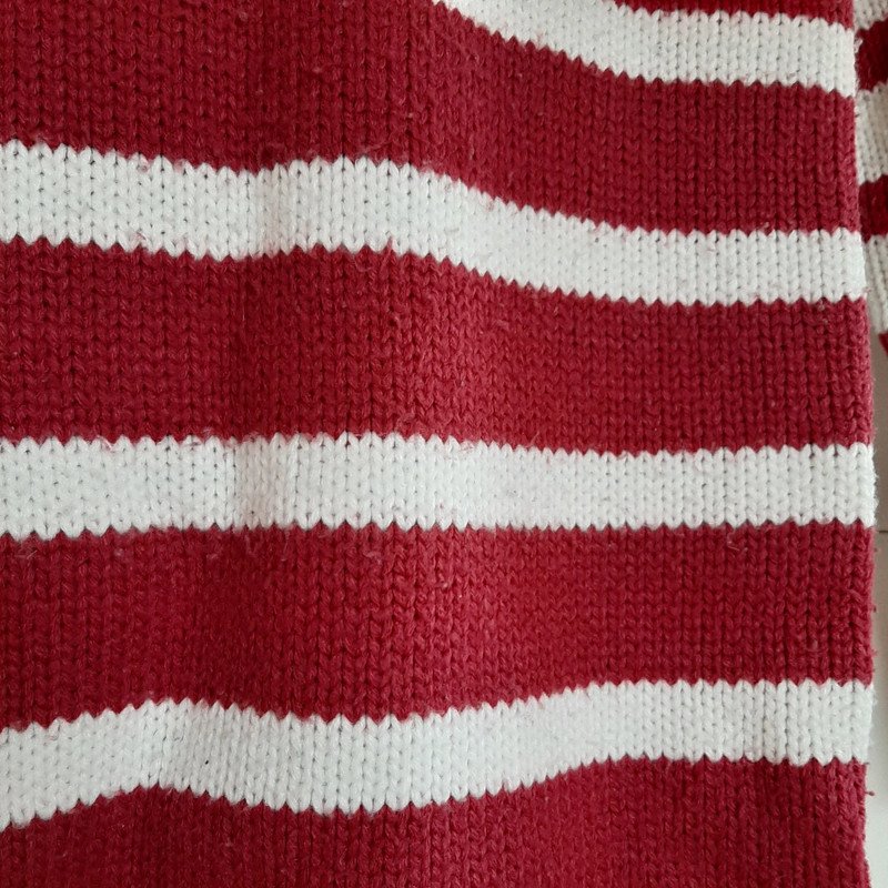 Gestreifter Strickpullover