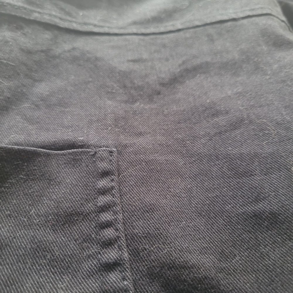 Schwarze Hose