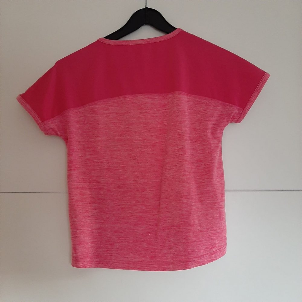 Pinkes Sportshirt