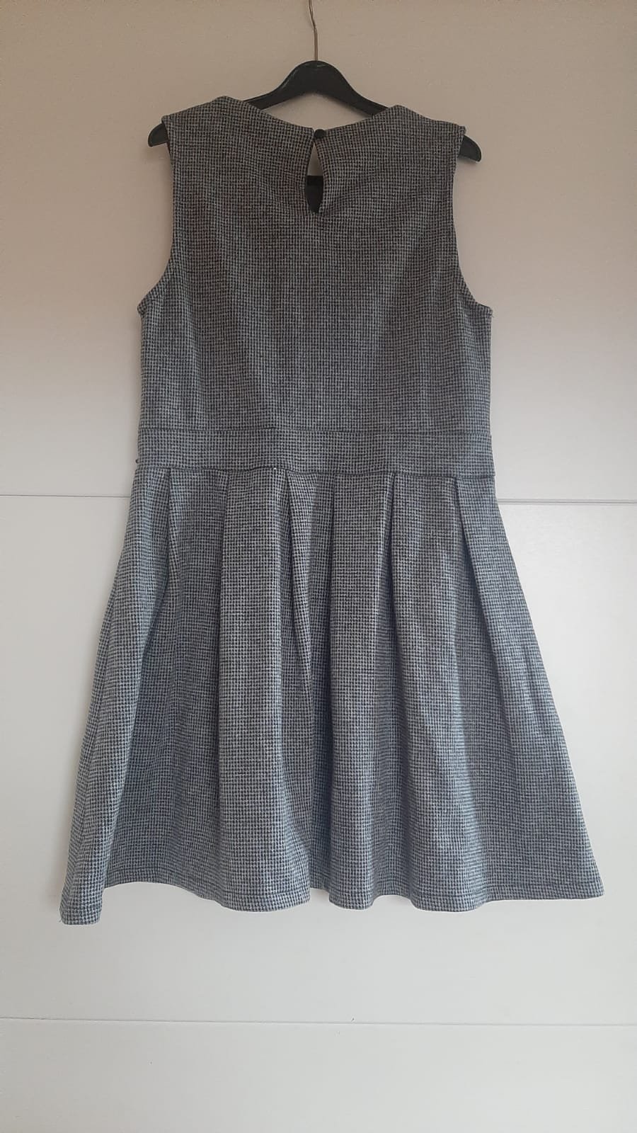 Grau kariertes ZARA Kleid