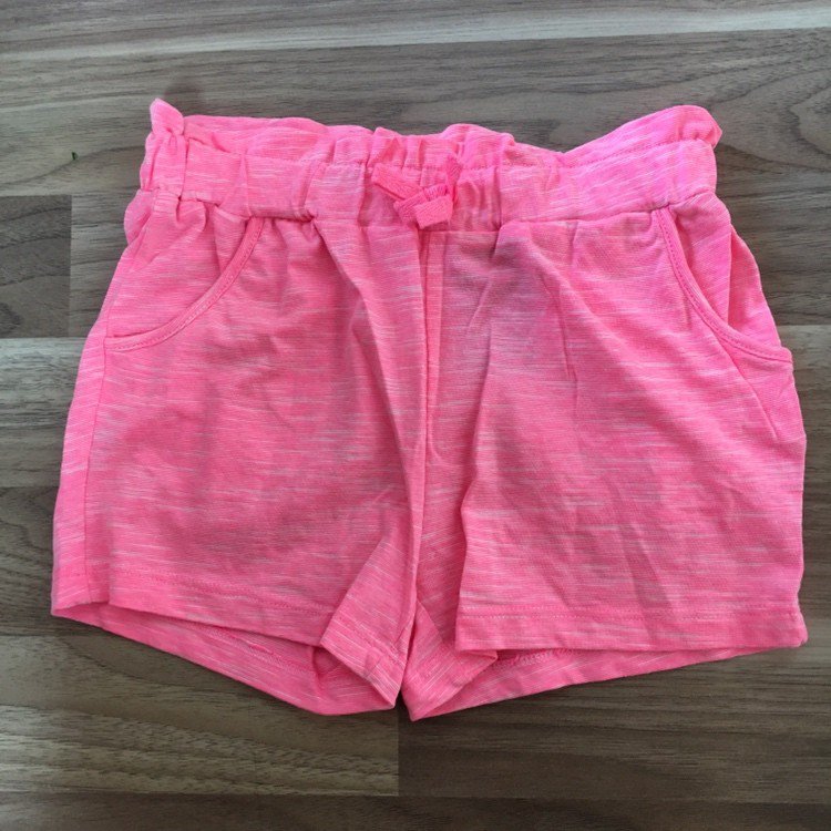 Pinke Shorts mit Taschen