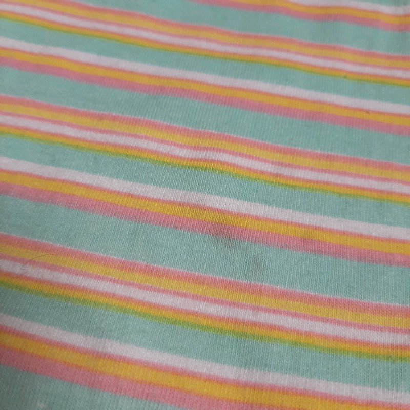 Bunte Hose gestreift