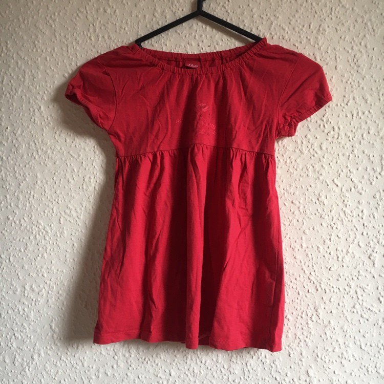 Rotes lockeres T-shirt