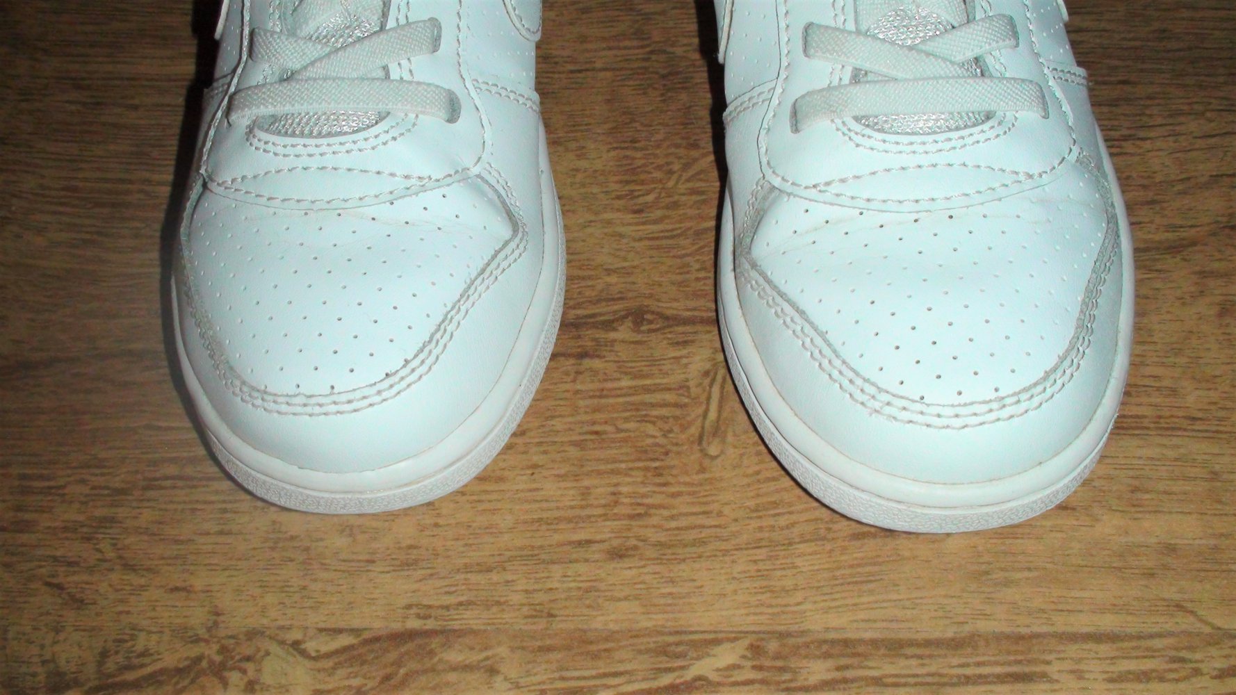 Neuwertige Nike COURT BOROUGH LOW 2 (GS) Gr.31 UNISEX