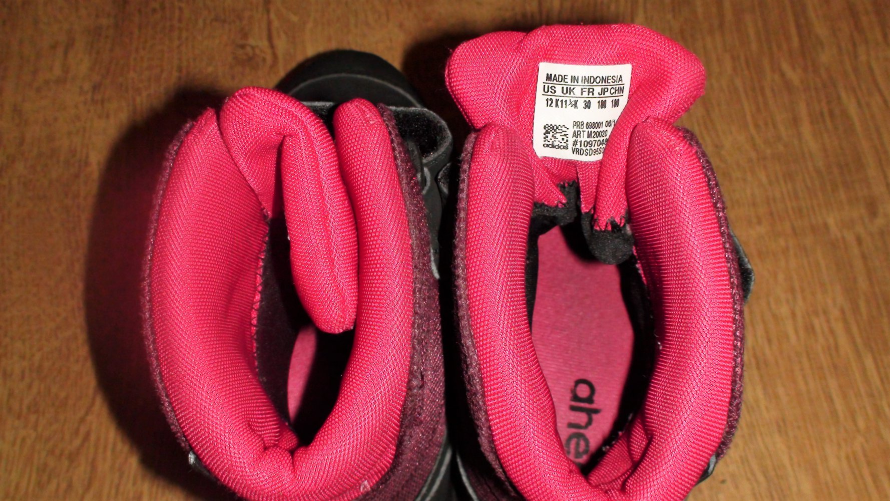 Adidas neuwertige Winter Stiefel Gr.30