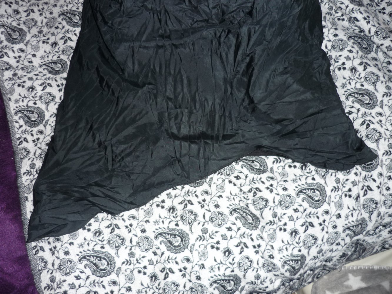Zipfeliges Seidenkleid von Esprit  Gothic Gr. 40-42