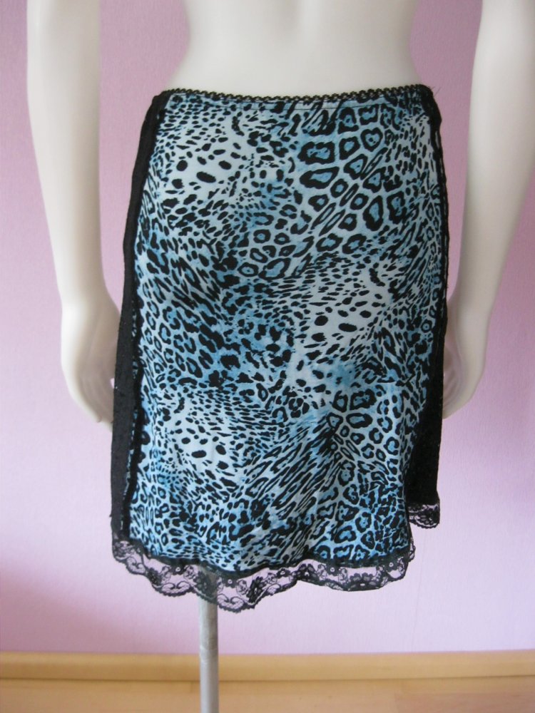 Schlupfrock # form e couleur # Spitze # Tigerprint # Schwarz/Türkis # XS/S