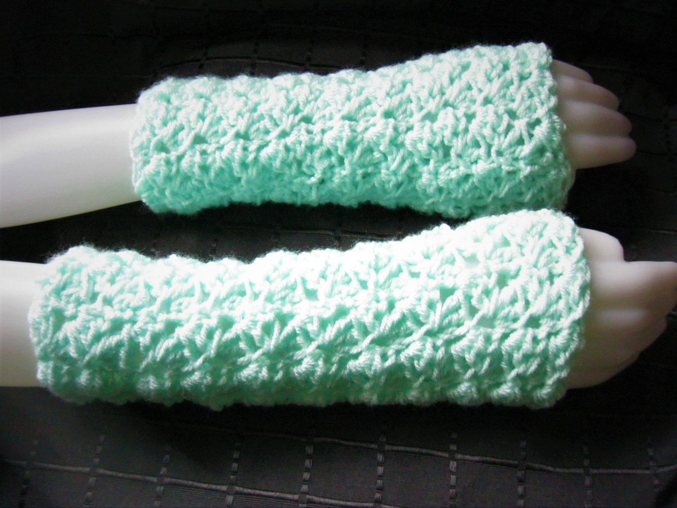 NEU Hand-Stulpen Pulswärmer mit Daumenloch Muschelmuster Handmade Aqua
