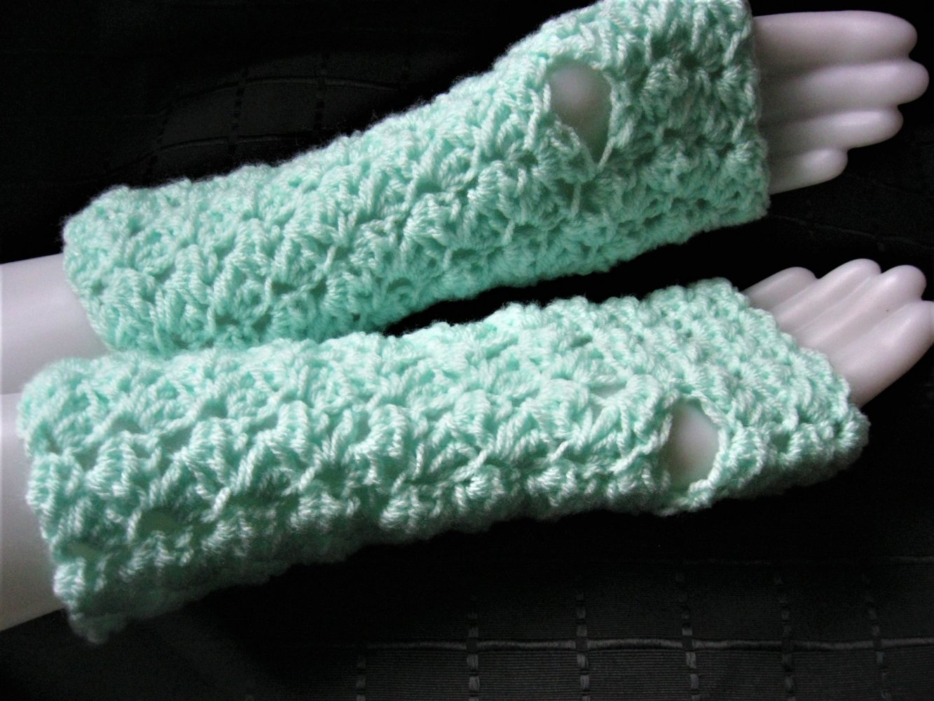 NEU Hand-Stulpen Pulswärmer mit Daumenloch Muschelmuster Handmade Aqua