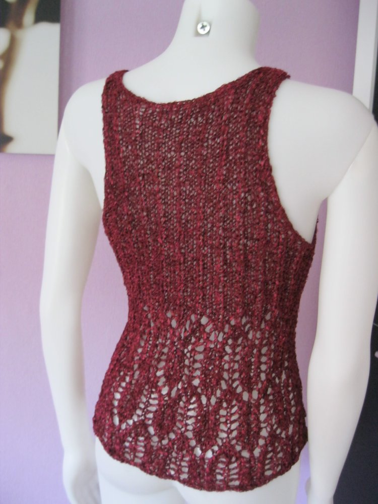 NEU Top Handmade Lochmuster leicht glänzend Burgunderrot Mikrofaser S-L