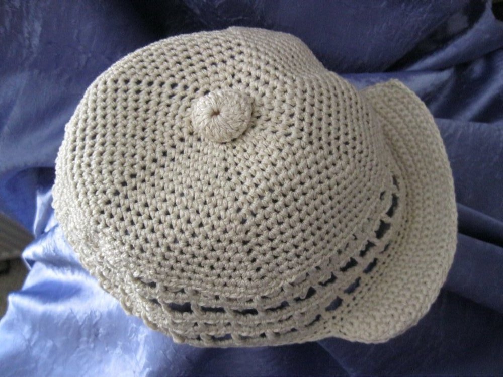 NEU gehäkelte Schirmmütze Handmade 100% Baumwolle Beige
