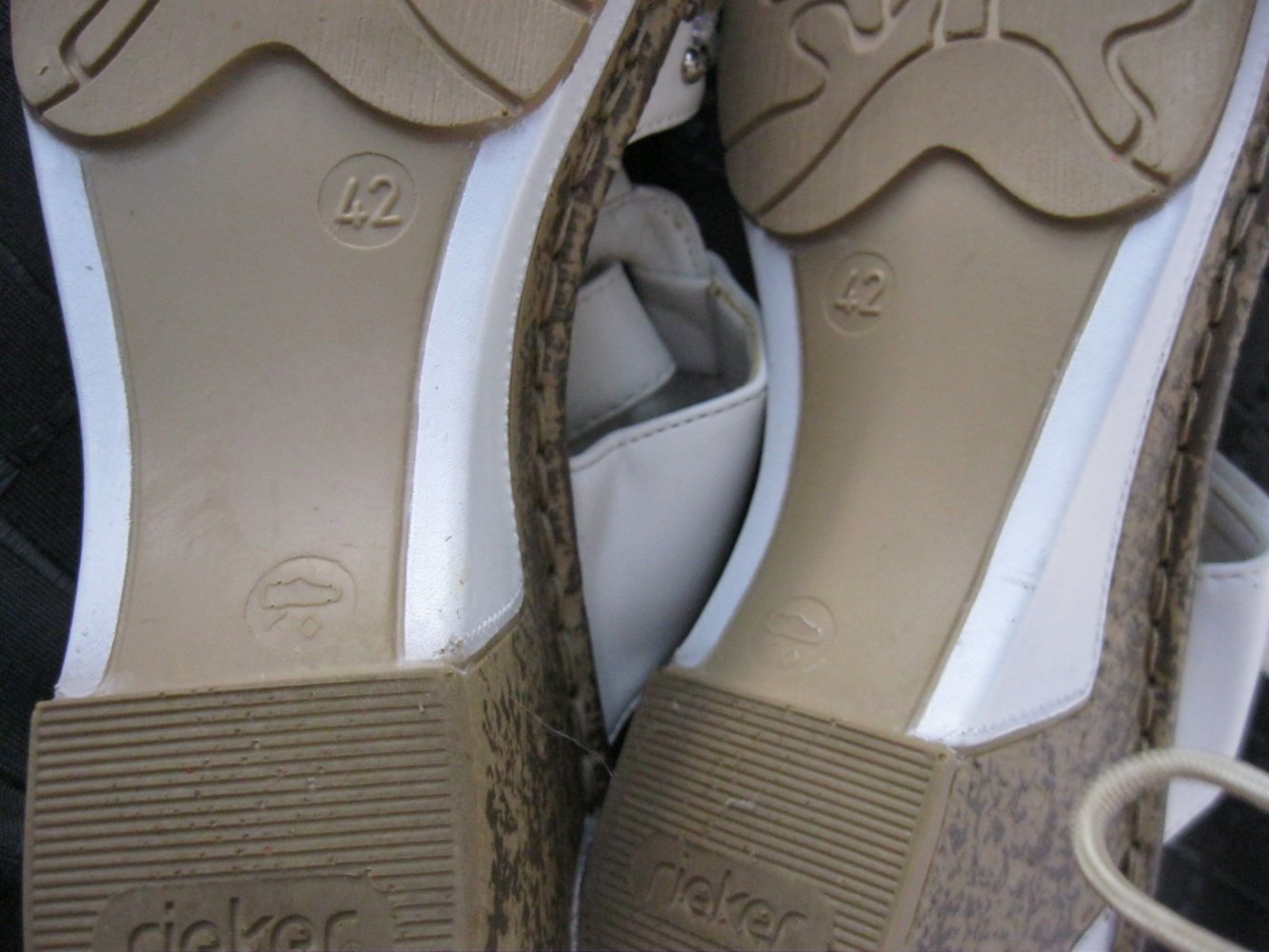 Pantolette/Clogs # Rieker # Blockabsatz # Strasssteine # weiß # 41/42