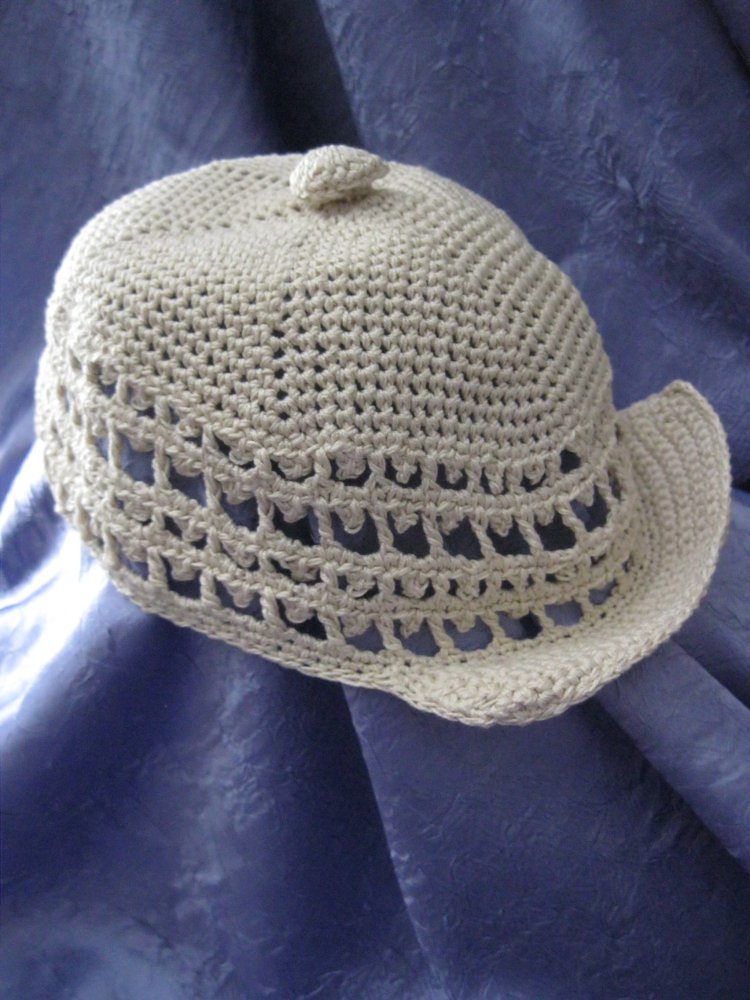 NEU gehäkelte Schirmmütze Handmade 100% Baumwolle Beige