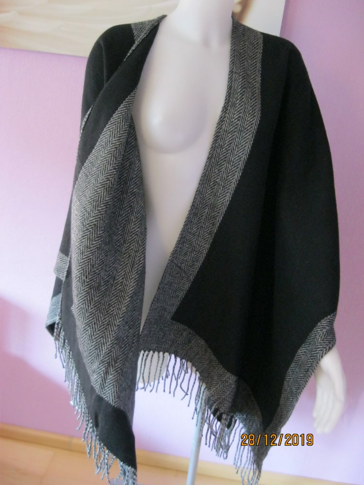 NEU # Laura Torelli # Poncho # Strick-Cape # Schwarz/Grau # One Size