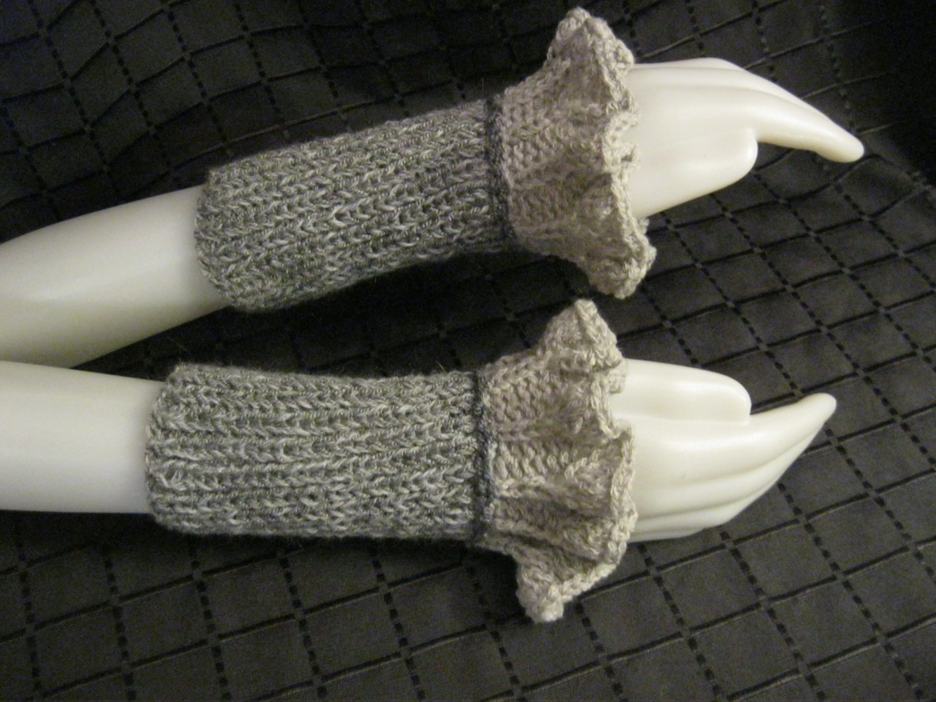 NEU Handmade Handstulpen Mohair und Schurwolle Rüschenrand