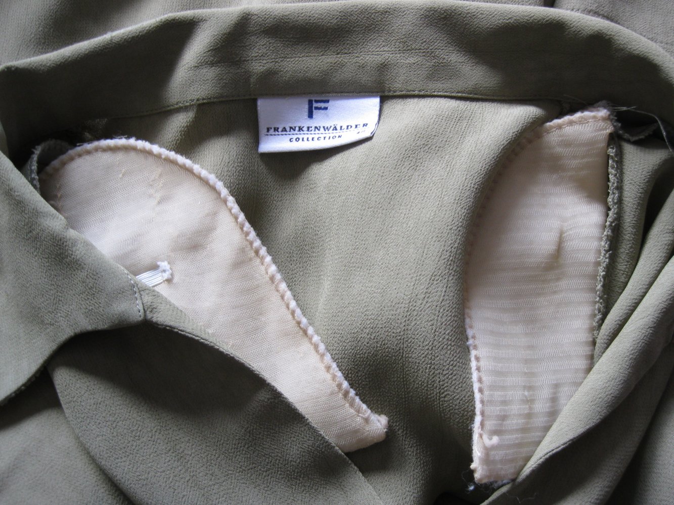 Bluse # Frankenwälder # Chiffon # kurzärmlig # Khaki # 48 