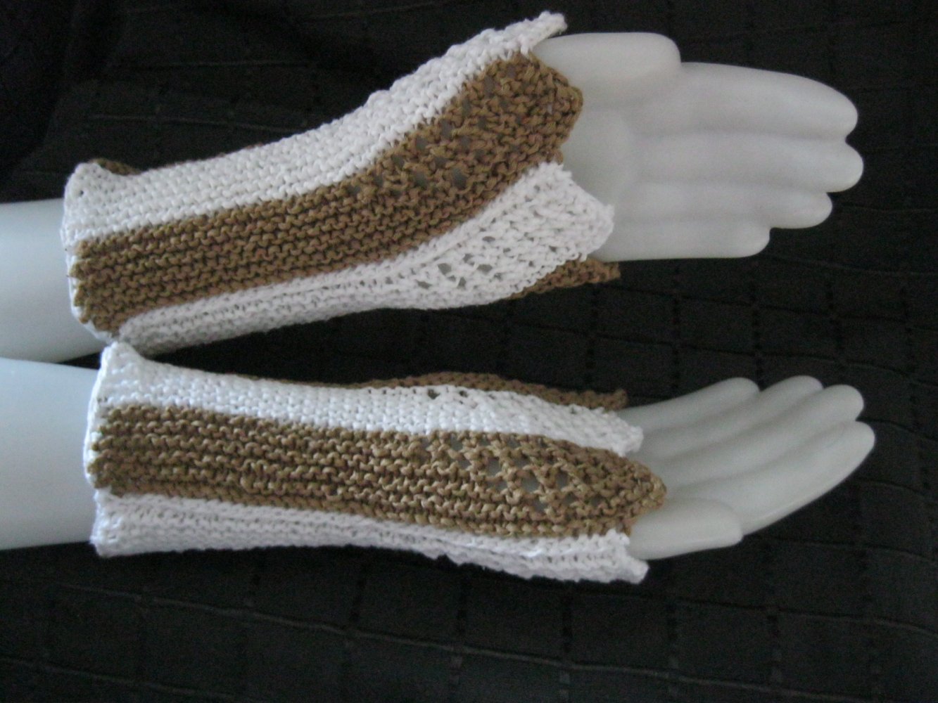 NEU Pulswärmer 100% Baumwolle Handmade gestreift Hand-Stulpen Zackenrand Braun/Weiß