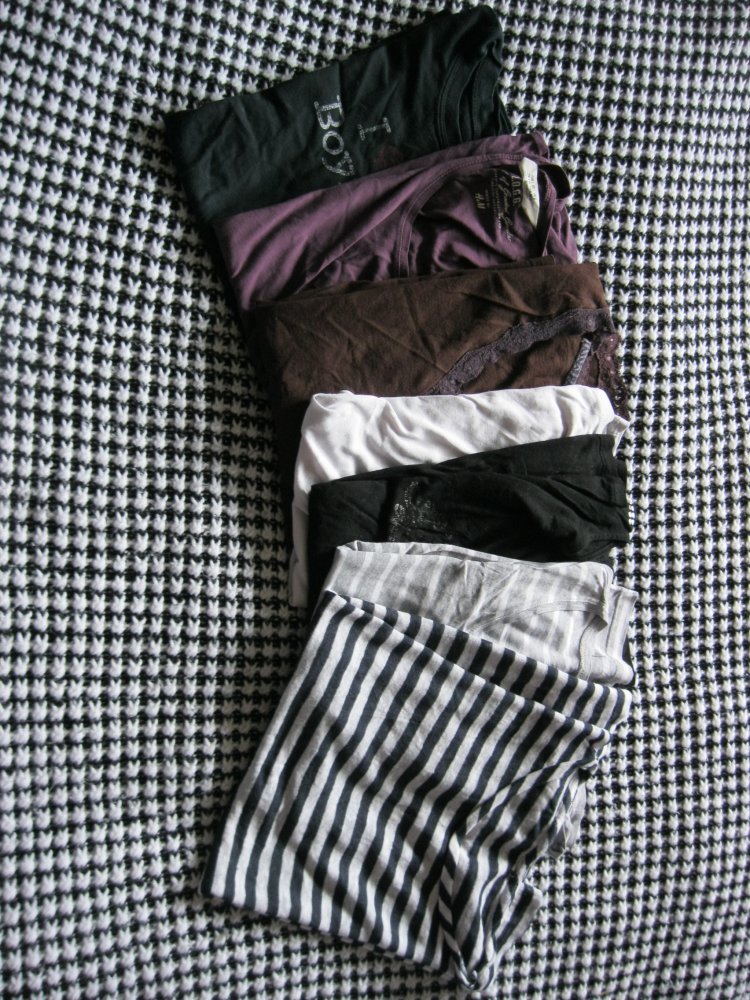 Kleiderpaket - 19 Teile - Jeans, Stoffhosen, Röcke, Shirts, Pulli