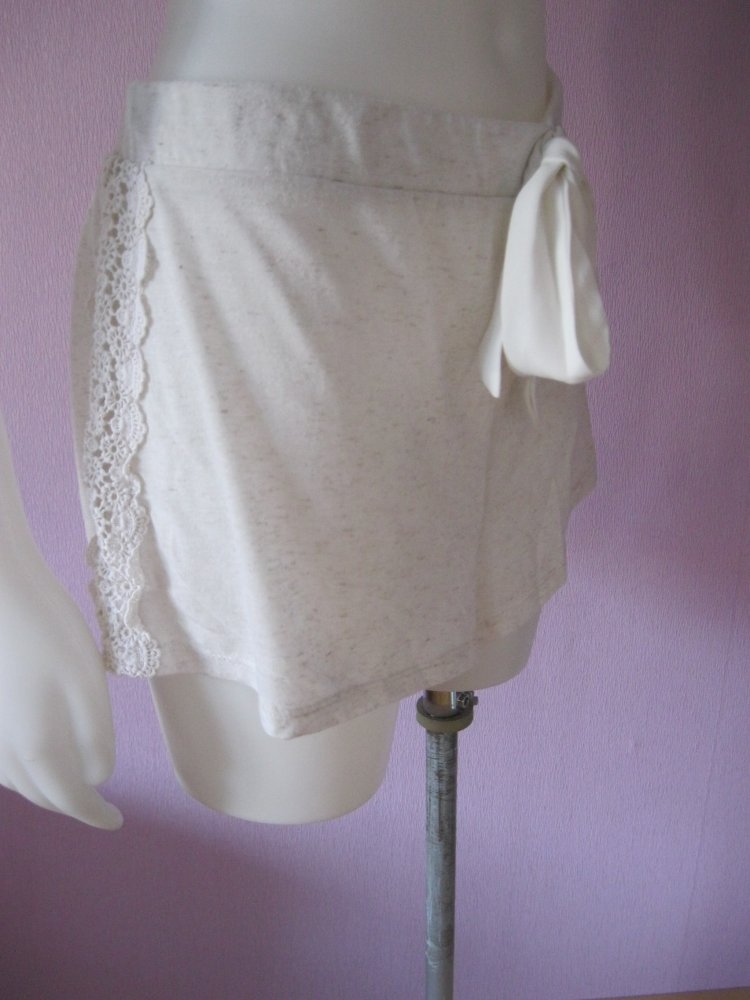 Love to lounge Shorts Leinen Creme Spitze L 42/44