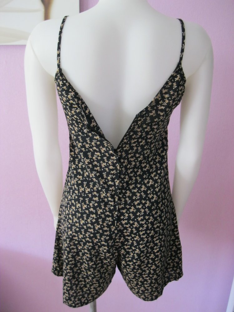 Jumpsuit # kurz # Schwarz # Blumenmuster # S/36