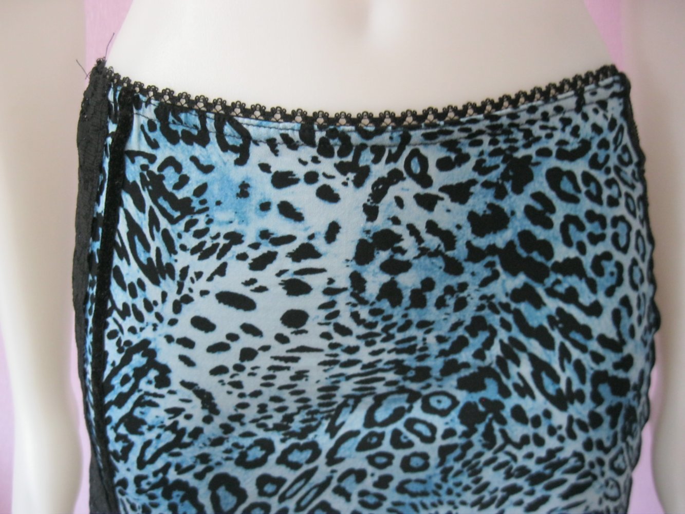 Schlupfrock # form e couleur # Spitze # Tigerprint # Schwarz/Türkis # XS/S