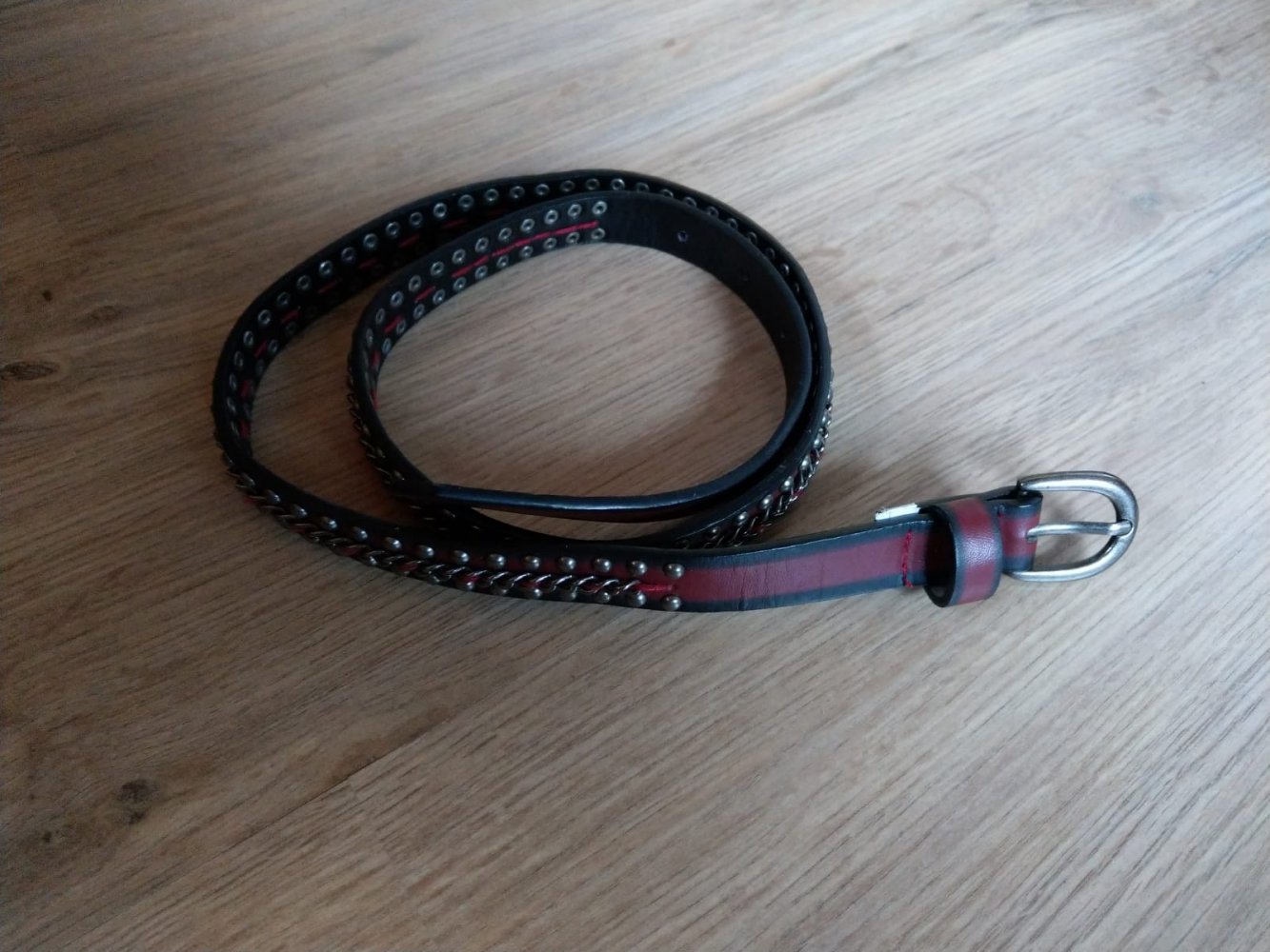 Gürtel rot schwarz Nieten Leder 90cm