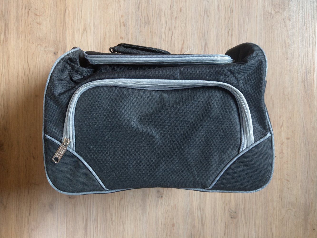Kulturtasche schwarz grau Neu 