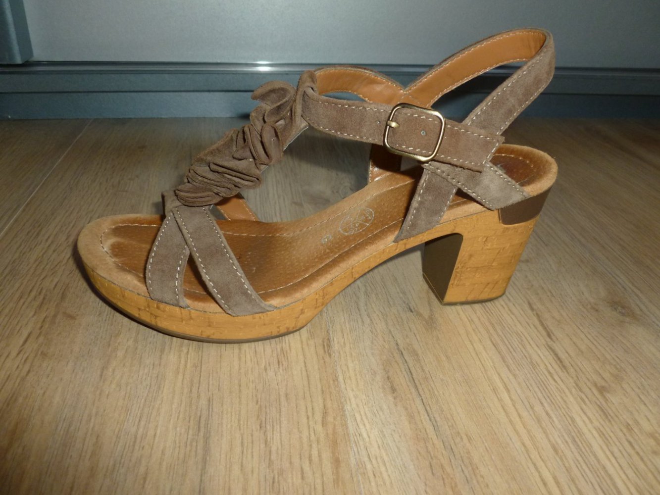 Sandalen hohe Schuhe beige braun Jenny by Ara