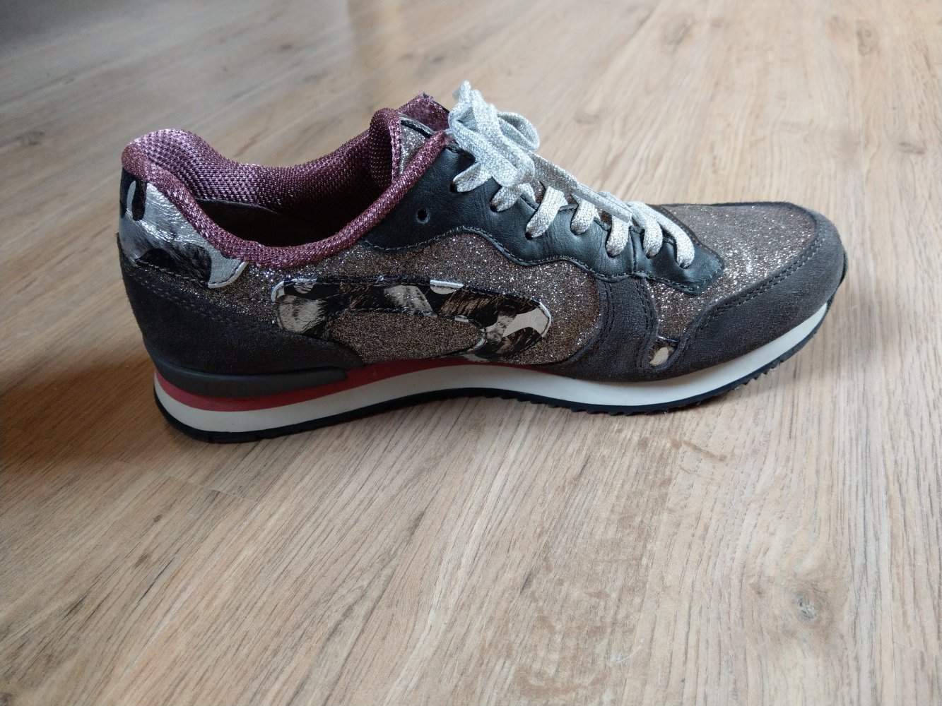 Turnschuhe Sneaker grau Glitzer Tamaris 
