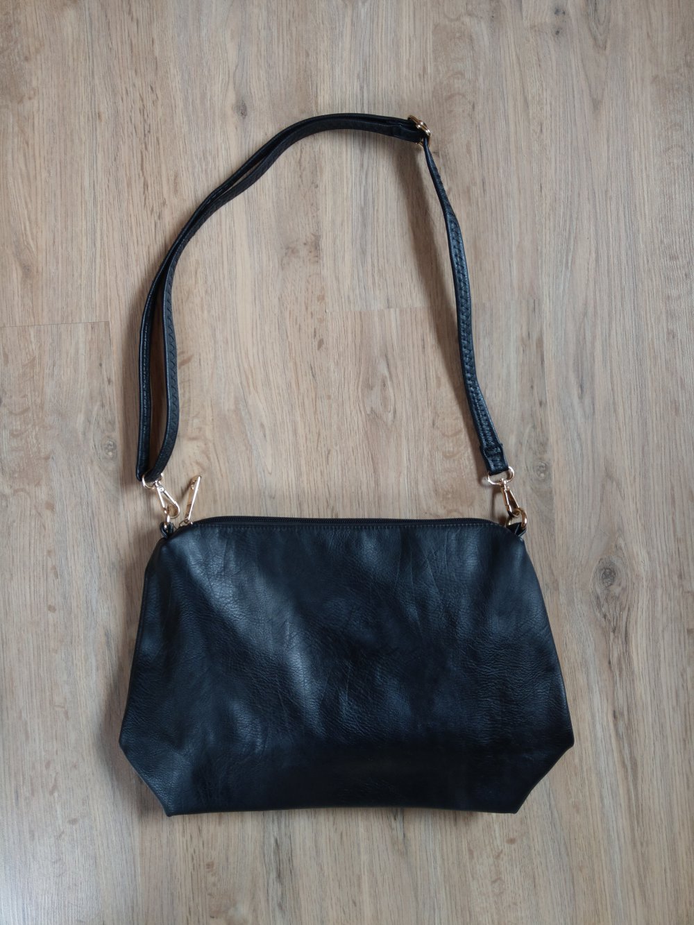 Tasche Umhängetasche schwarz Kunstleder 