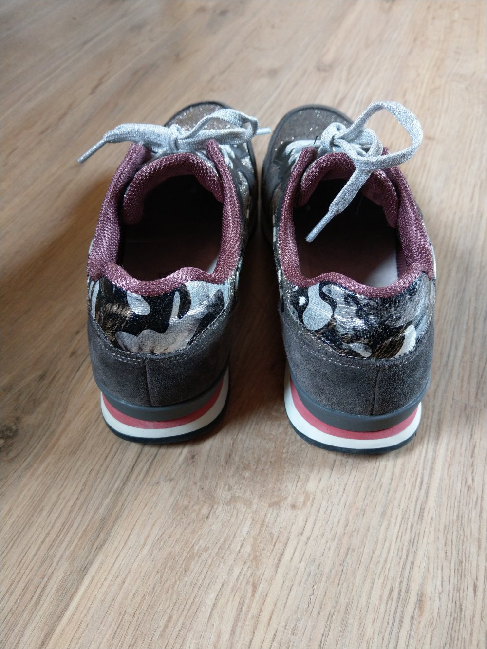 Turnschuhe Sneaker grau Glitzer Tamaris 