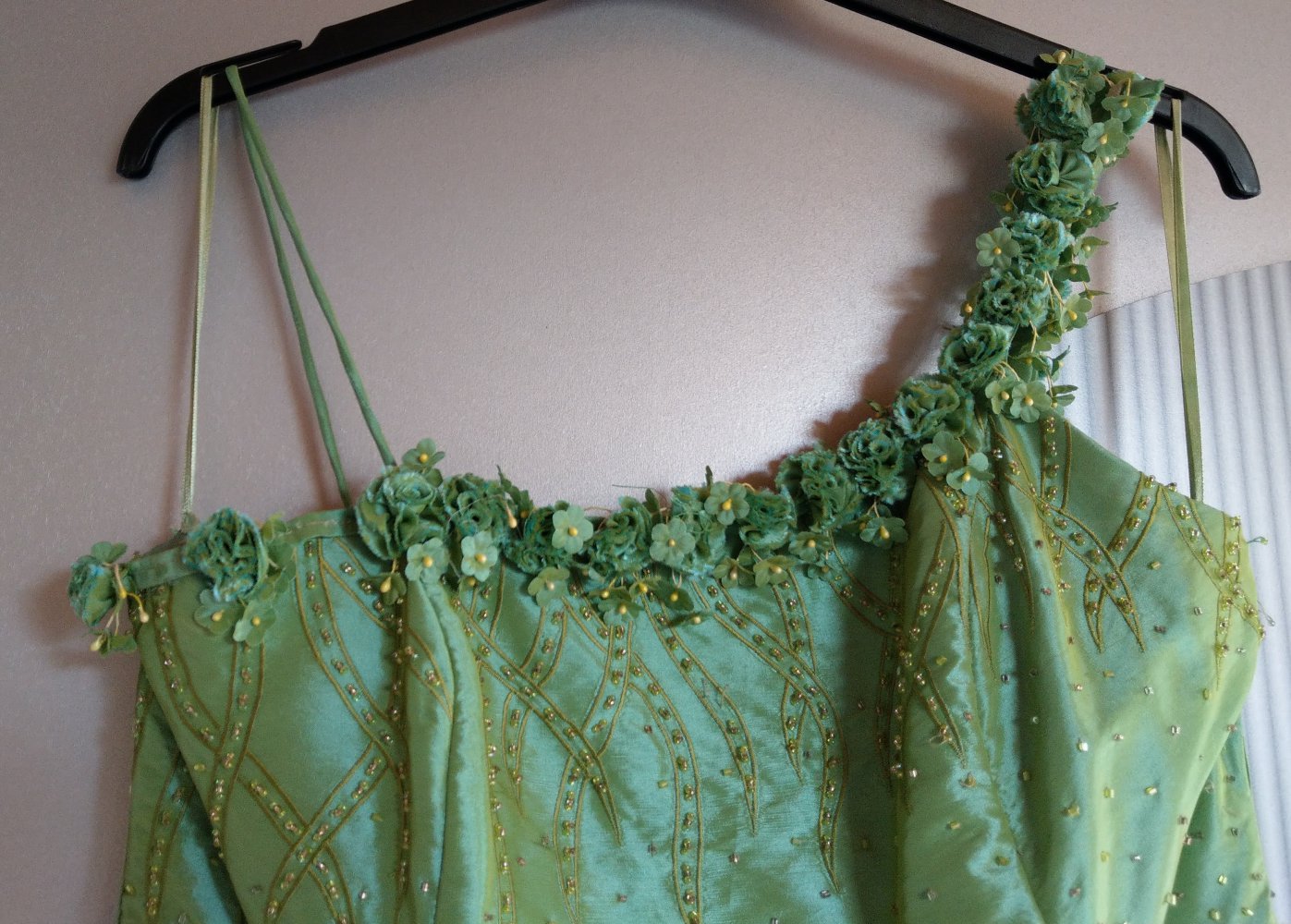 Abendkleid Kleid grün Blumen Pailletten Grand Soir