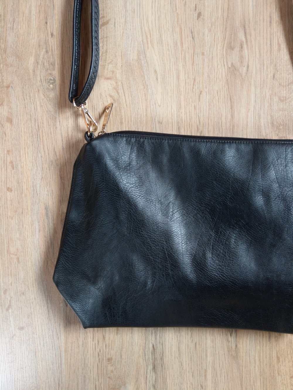 Tasche Umhängetasche schwarz Kunstleder 