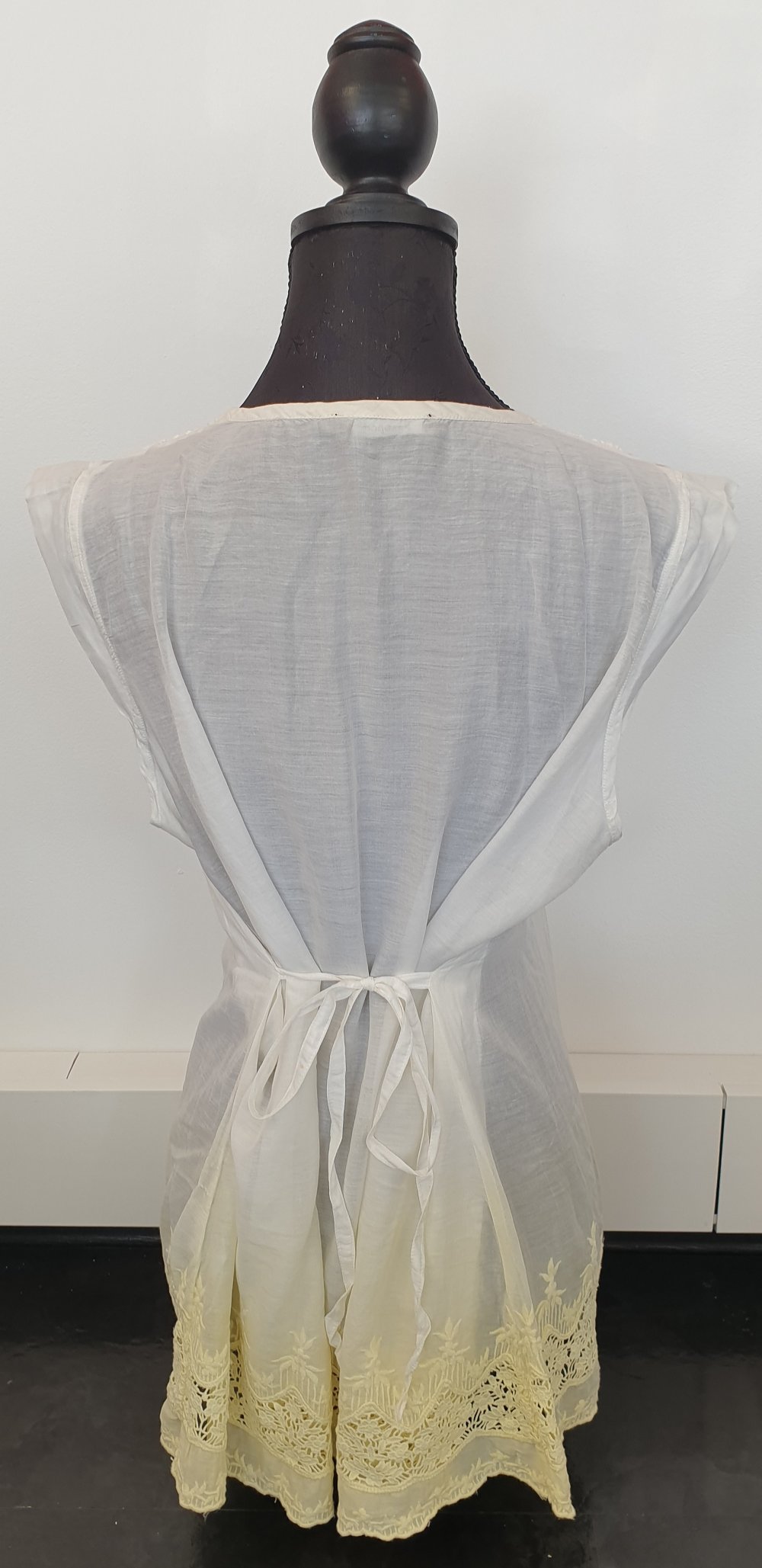 Tunika, Shirt, Oberteil, Passport weiß-gelb zum Binden mit Spitze, Größe 42, gebraucht