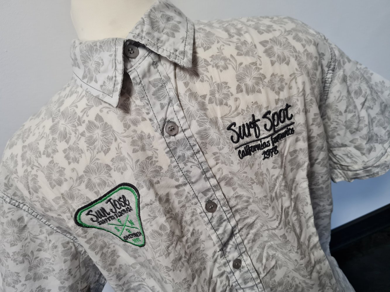 Hemd, Shirt, Oberteil, Fishbone geblümt,weiß-grau, Größe L gebraucht