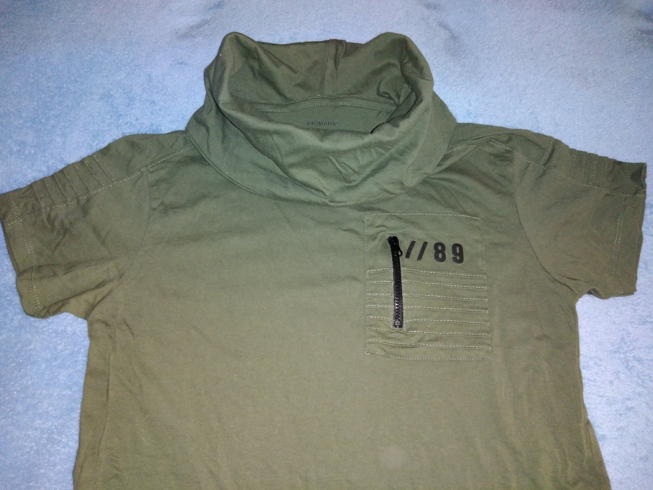 164, Cooles Shirt in armygrün, Primark