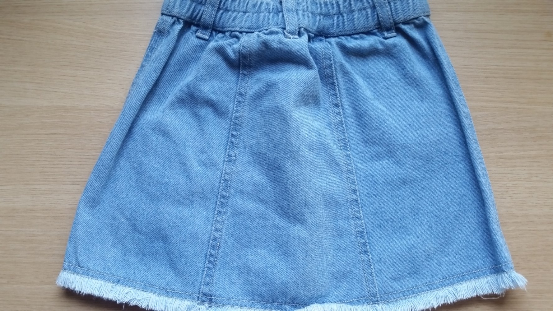 104, Süßer Jeans-Rock