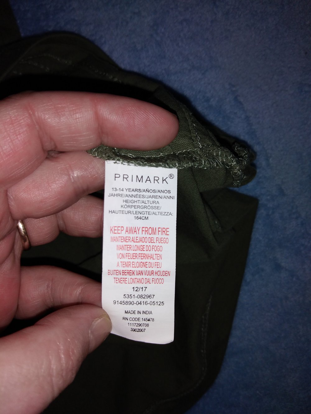 164, Cooles Shirt in armygrün, Primark